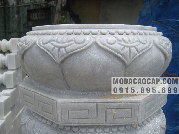 Tảng cột đá, chế tác Tảng cột đá đẹp. Đá mỹ nghệ Anh Quân nhận tư vấn, thiết kế, chế tác, thi công, lắp đặt tảng cột đá ở Nhà thờ, đình chùa. Ngoài ra chúng tôi còn nhận chế tác, thi công lắp đặt các sản phẩm khác như: Cột đá nhà thờ, chân kê tảng cột đá, cột trụ đá, cột đồng trụ đá, các sản phẩm mộ đá, mộ đá cao cấp, lăng mộ đá, mẫu lăng mộ đá đẹp, cuốn thư đá, mẫu cuốn thư đá đẹp, đỉnh hương đá (mẫu đỉnh hương đá đẹp), con giống đá, cổng đá, cổng đá nhà thờ, cổng đá ở đình, cổng đá ở làng (cổng làng đá)...Hãy gọi cho chúng tôi để biết thêm chi tiết. 0915.895.699