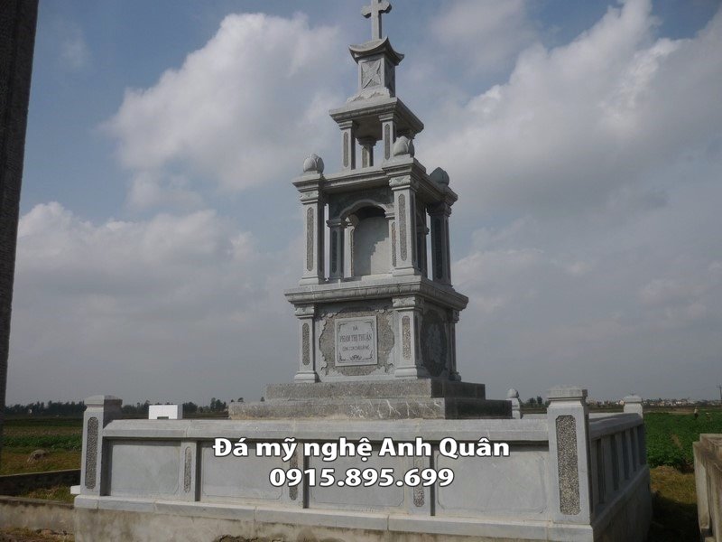 Mộ đá công giáo, Mẫu mộ đá công giáo Anh Quân