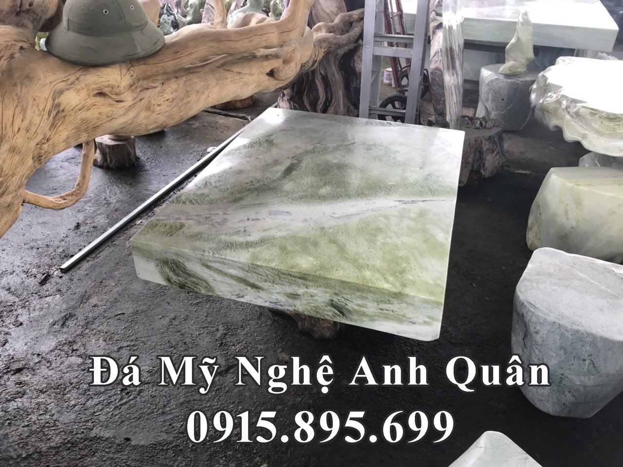 Bàn ghế đá tự nhiên