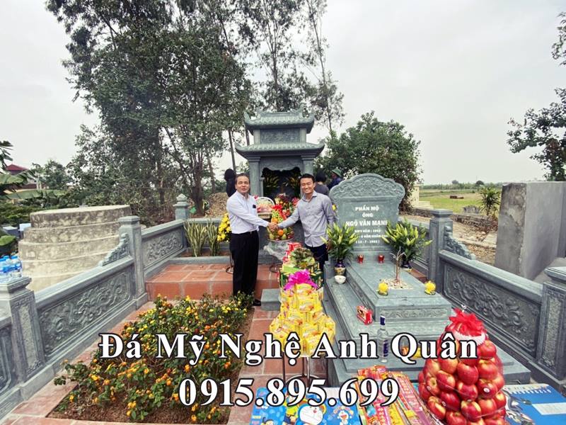 Nghe nhan Anh Quan chup anh luu niem cung Anh Giang