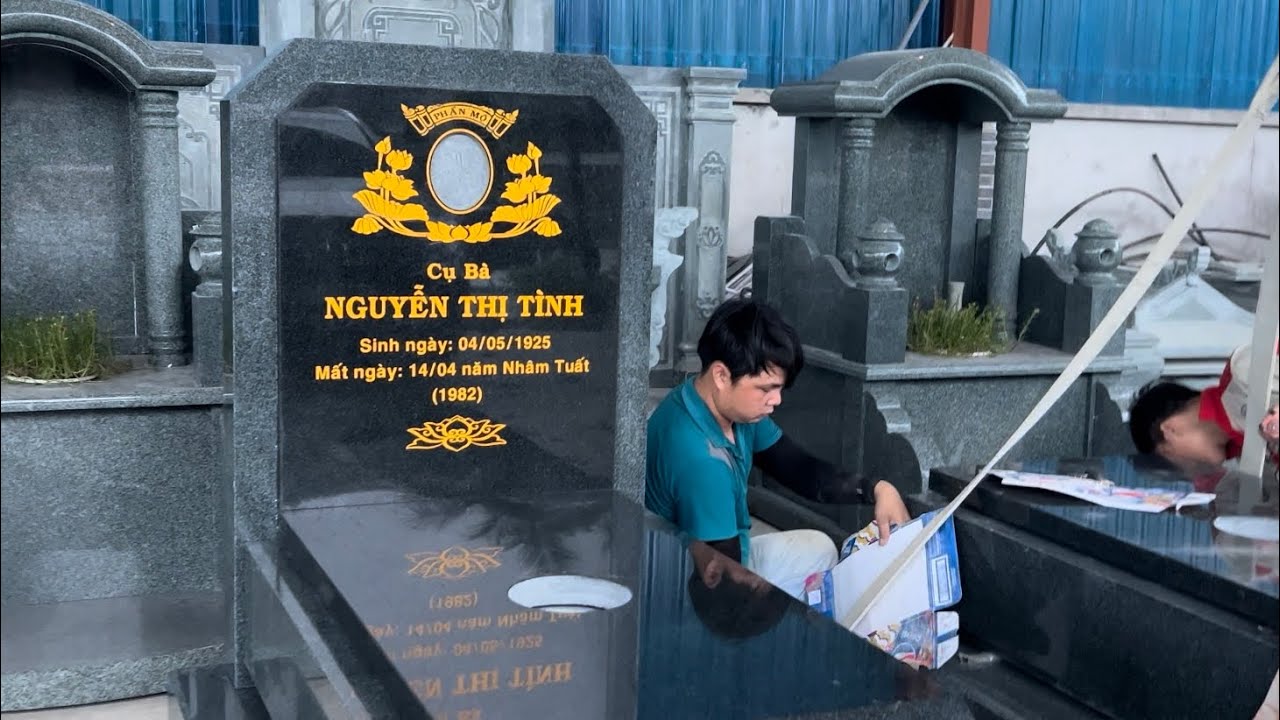 de anh tren lang mo da nhu the nao cho dung