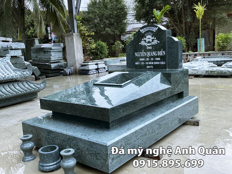 Mẫu Mộ đá xanh rêu nguyên khối - Đẳng cấp thượng lưu hiện nay của Nghệ nhân trẻ Anh Quân thiết kế.