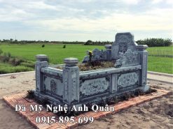 Mẫu Mộ đá xanh rêu quây tựa ngai
