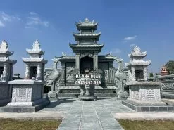 Mẫu lăng mộ được cải tạo xây dựng thêm lăng thờ đá và các hạng mục xung quanh.
