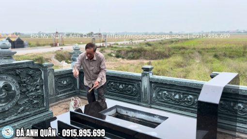 Xây Lăng Mộ đá đẹp thể hiện tình yêu, thương nhớ người Vợ quá cố.