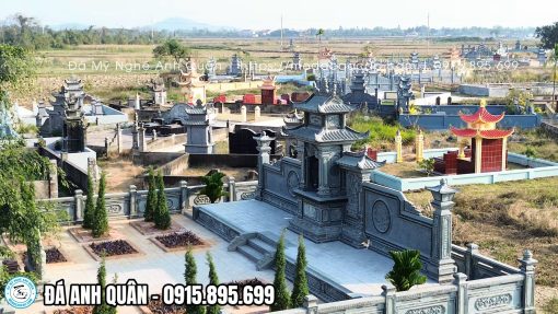 Khuôn viên Lăng thờ đá - hạng mục chính của một khu lăng mộ được quy hoạch rất bài bản, trang trọng.